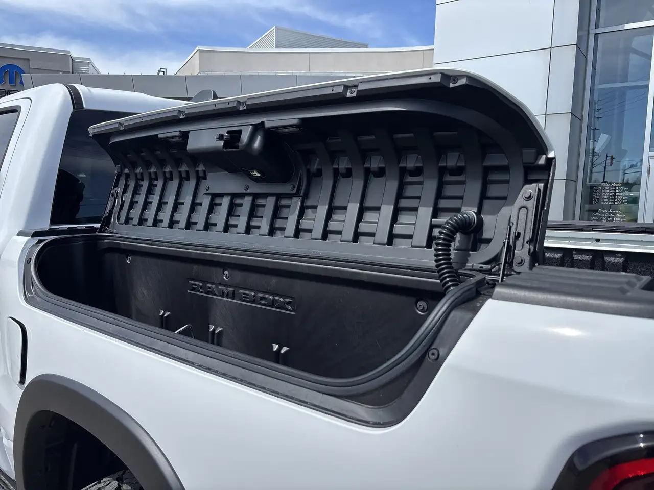 RAM 1500 снимка RAM 1500