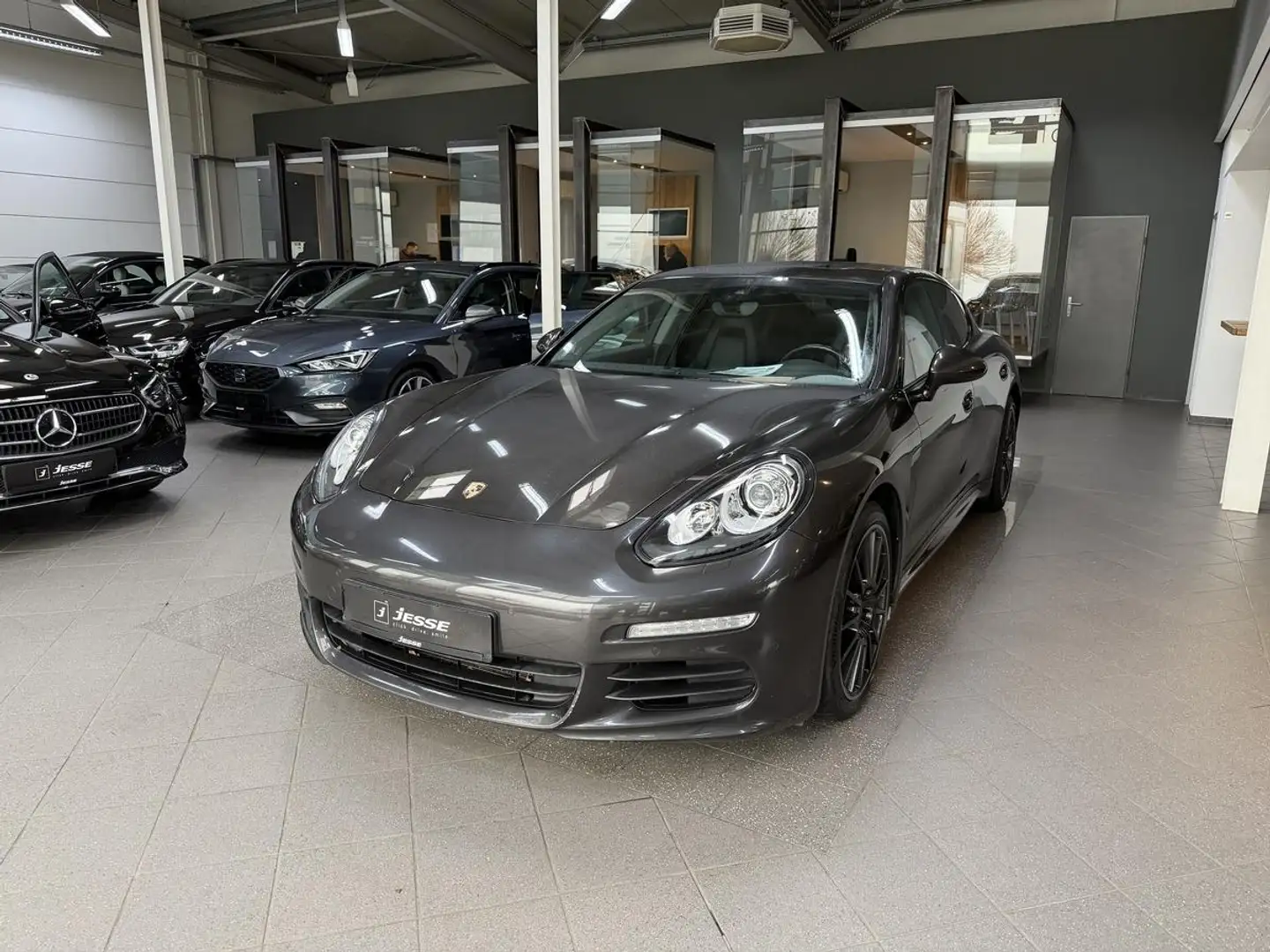 Porsche Panamera 3.0 Diesel Facelift Bi-Xenon Navi Schiebedach Grey - 1