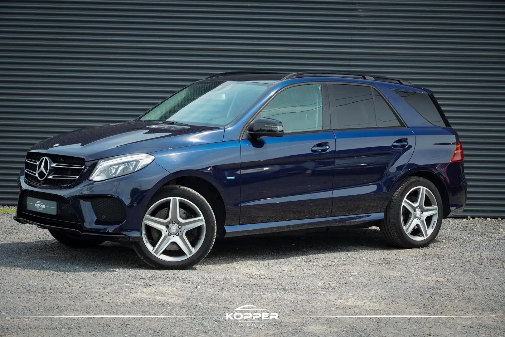 Mercedes-Benz GLE 500 e 4MATIC / AMG / Luchtvering / Leder Albastru - 1
