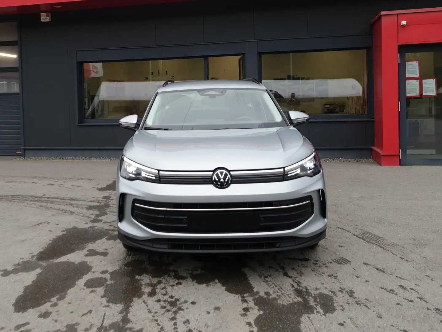 Volkswagen Tiguan 2.0 TDI 110 kW Life DSG 2025 Grau - 2