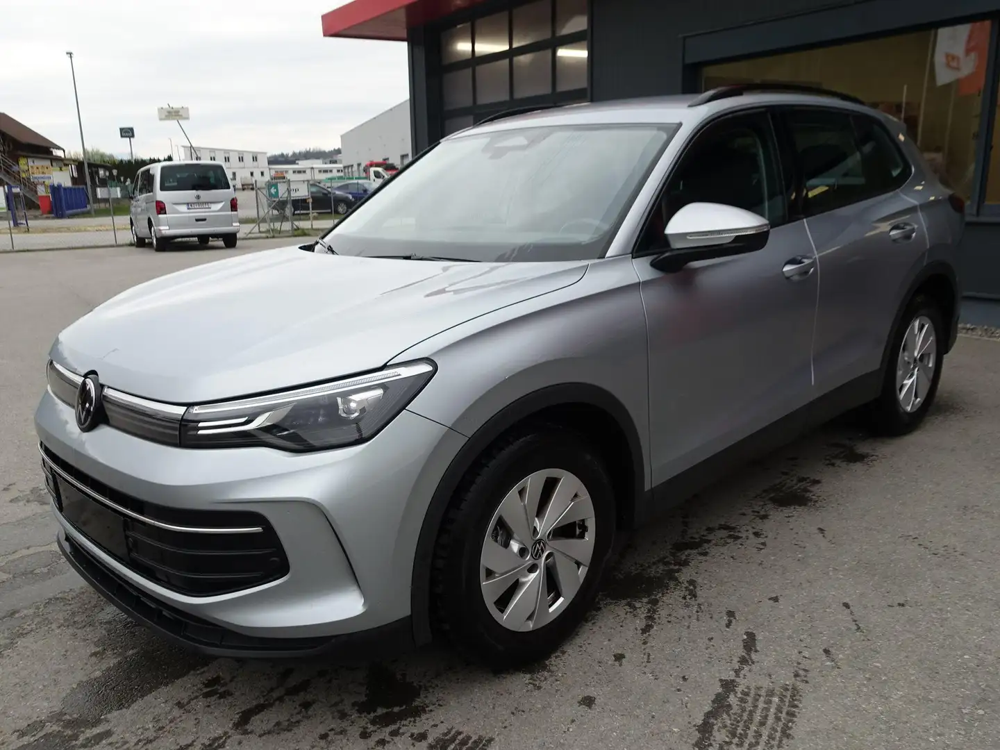 Volkswagen Tiguan 2.0 TDI 110 kW Life DSG 2025 Grau - 1