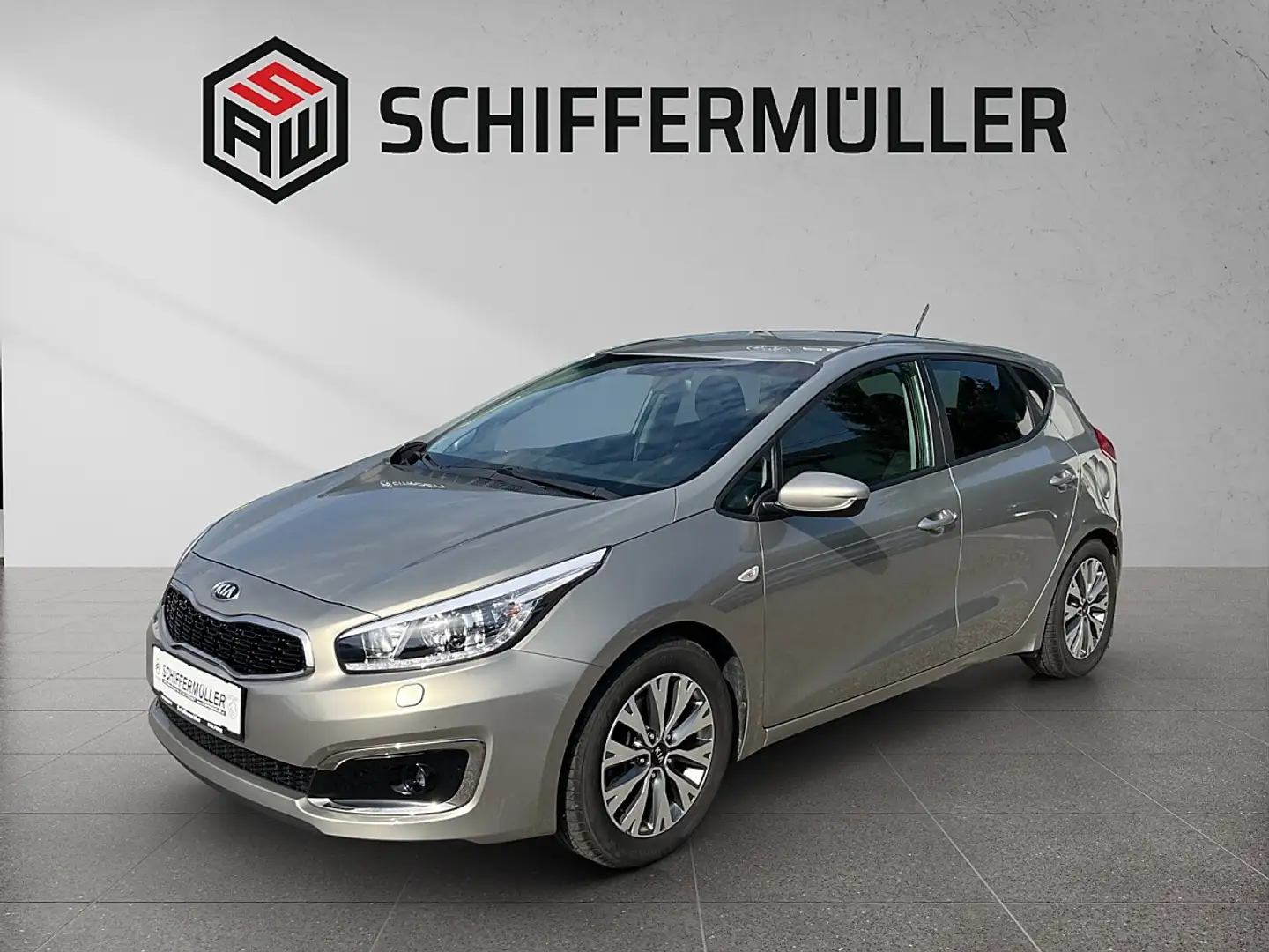 Kia Ceed / cee'd cee'd 1,4 CRDi Silber Beige - 1
