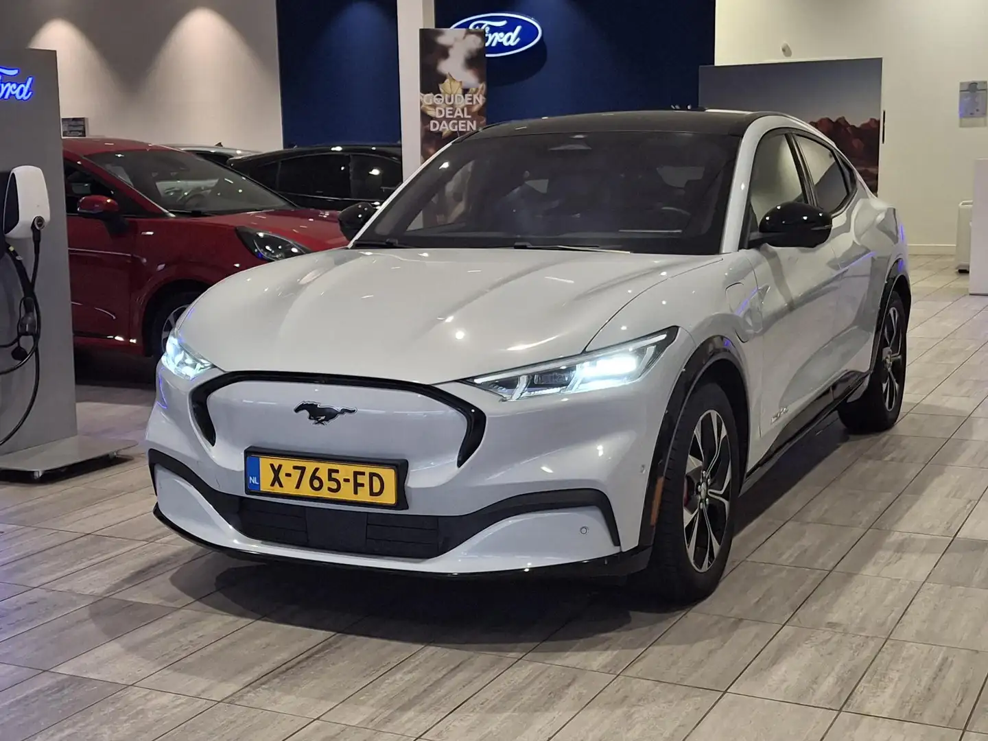 Ford Mustang Mach-E AWD 75 kWh | Pano dak | B&O | Memory seat | ACC | Wit - 2