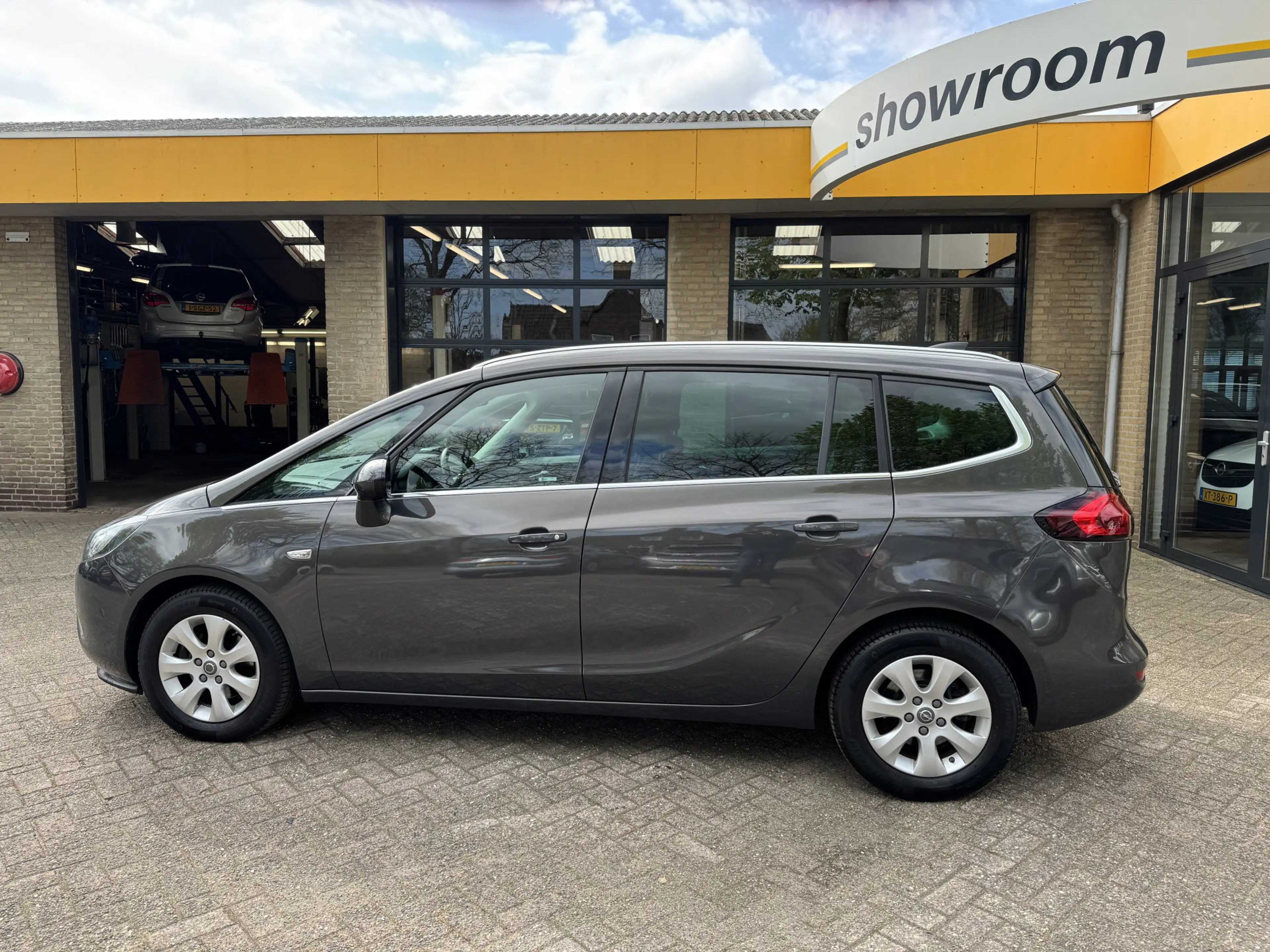 Opel Zafira Tourer 1.4 Turbo 140PK Business+ 7Pers Automaat Climate C — photo 20
