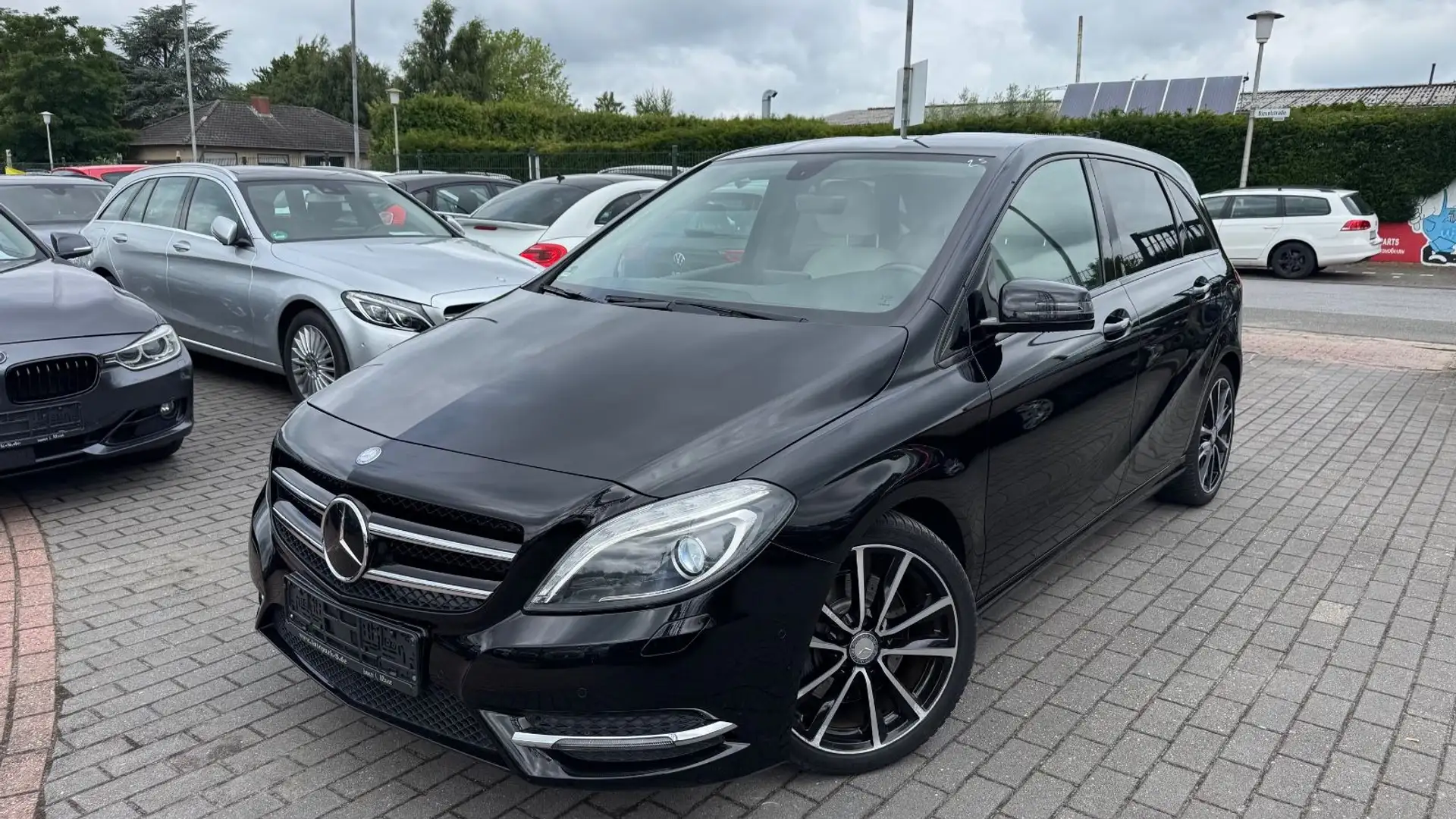 Mercedes-Benz B 250 AMG-LINE | AUTOMATIK | XENON | NIGHT-PAKET Negru - 2