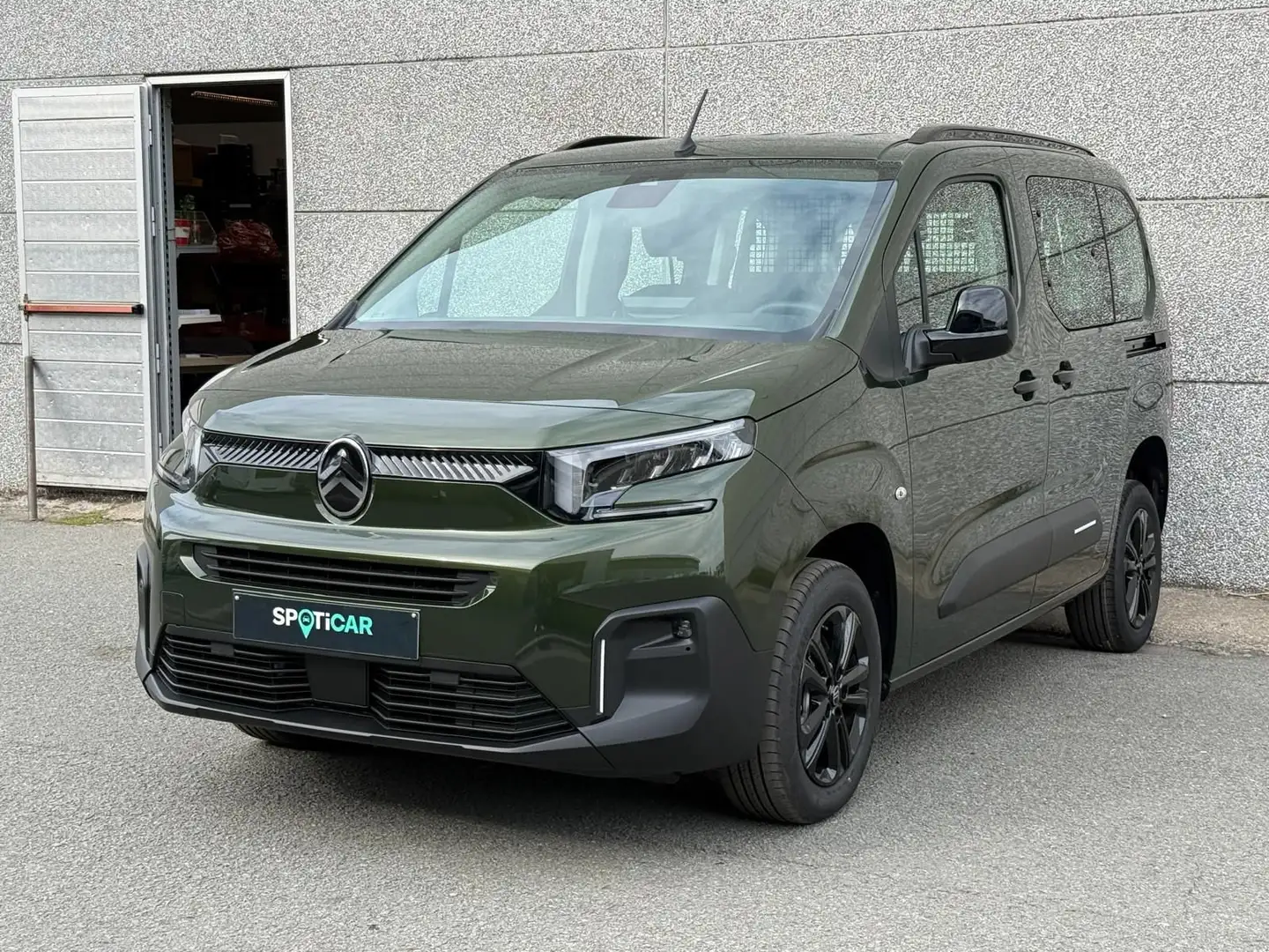 Citroen Berlingo *CAR PLAY*CAMERA* 1.5BlueHDI 130pk MAX EAT Groen - 1