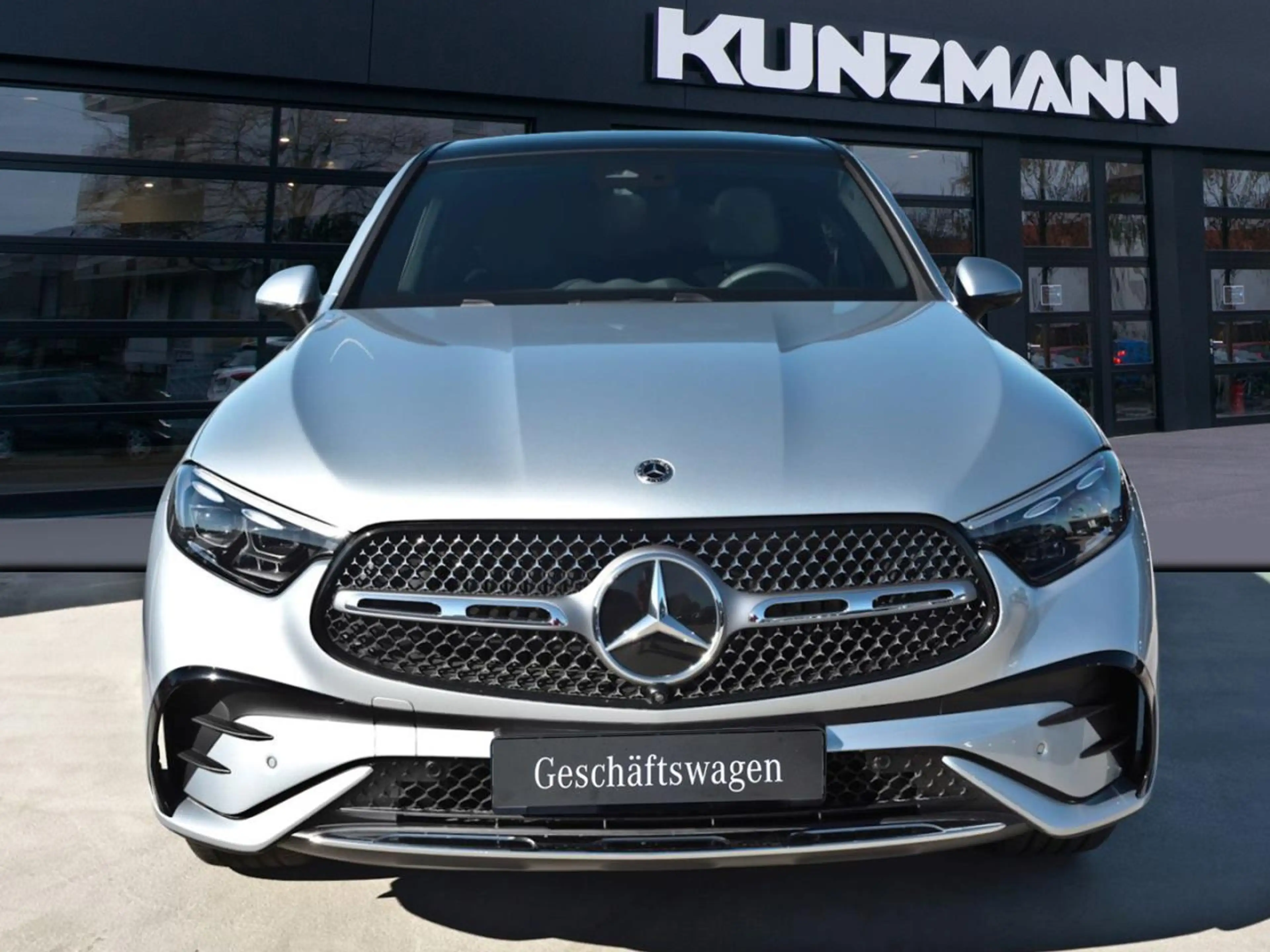 Mercedes-Benz GLC 220 d 4MATIC Coupé AMG Panorama AHK Distronic — photo 2