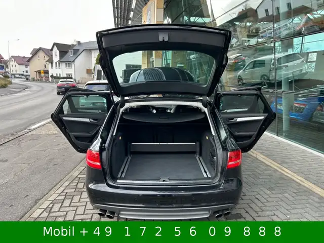 Audi S4 view 8