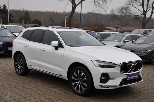 Volvo XC60 B4 D Inscription AHK ACC PANO STANDHZ LED 360°