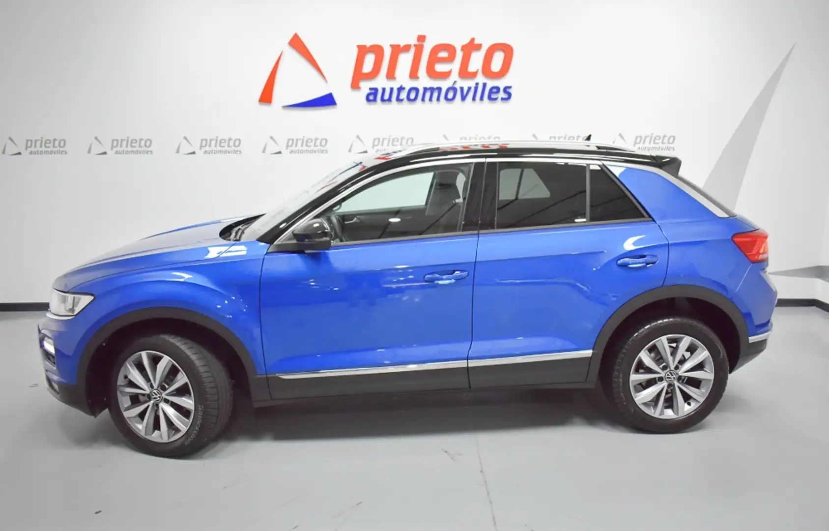 Volkswagen T-Roc 2.0TDI Advance Style 85kW Azul - 2