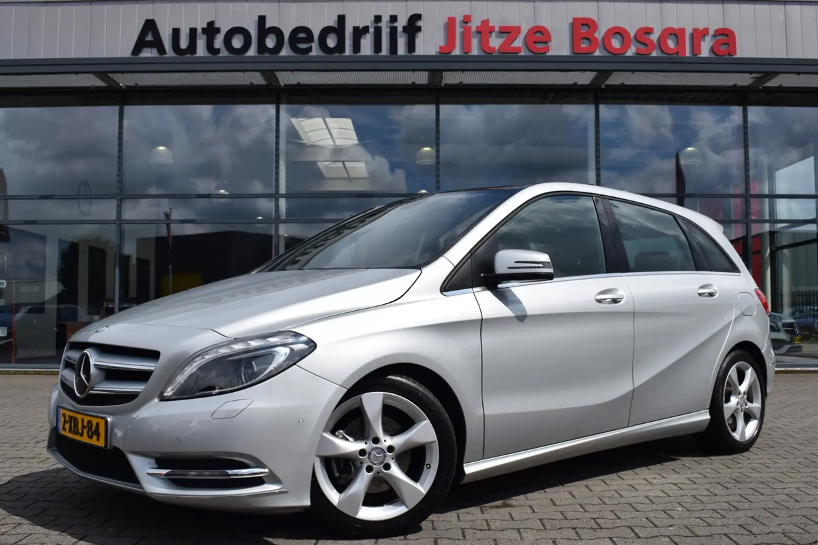 Mercedes-Benz B 180 Automaat Ambition Half Leder | Panoramadak | Bi-Xe Gris - 1