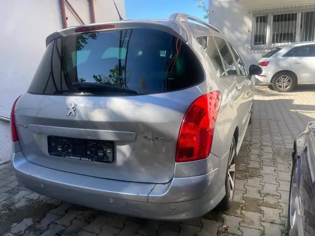 Peugeot 308 view 4