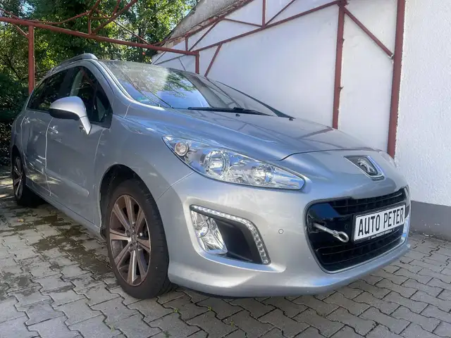 Peugeot 308 view 2