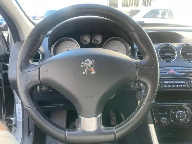 Peugeot 308 view 7