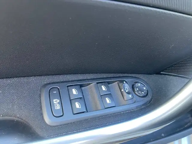 Peugeot 308 view 13