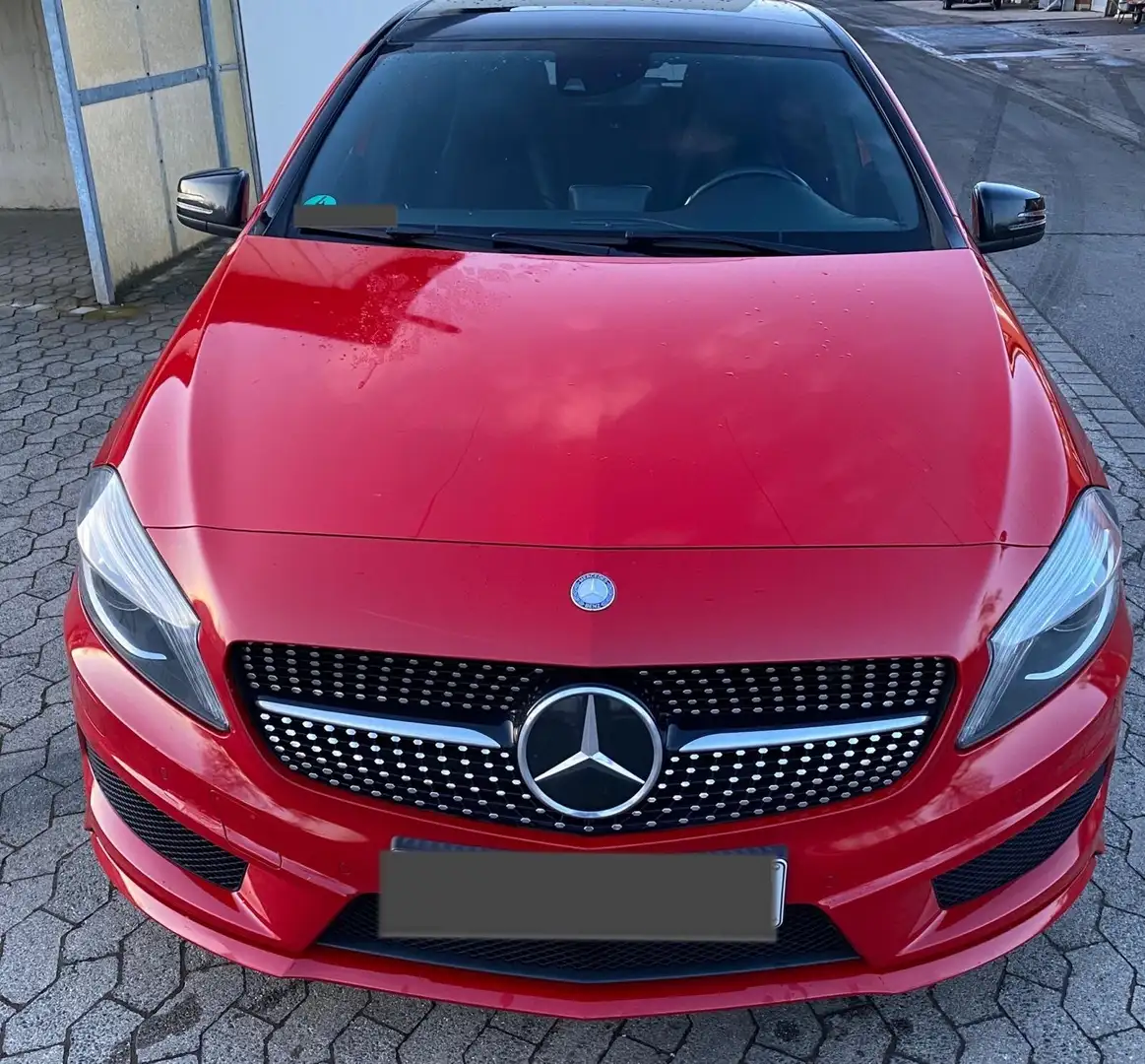 Mercedes-Benz A 200 (BlueEFFICIENCY) AMG Sport Červená - 1