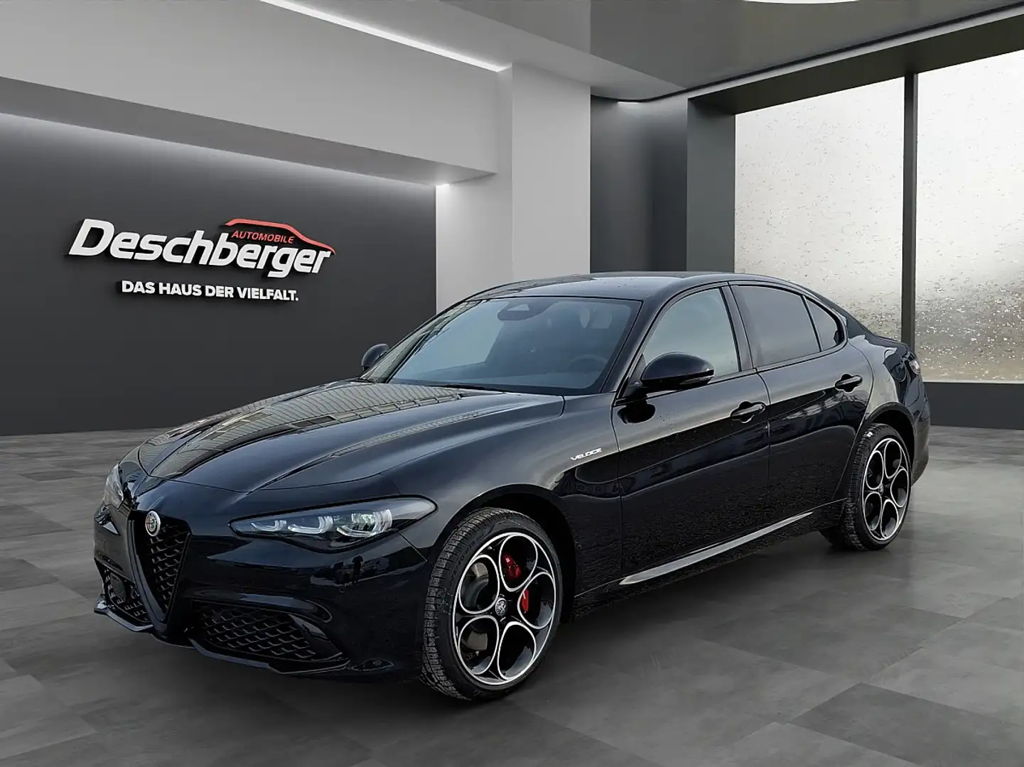 Alfa Romeo Giulia Veloce 2,0 16V 280 AT8 Q4 Schwarz - 1