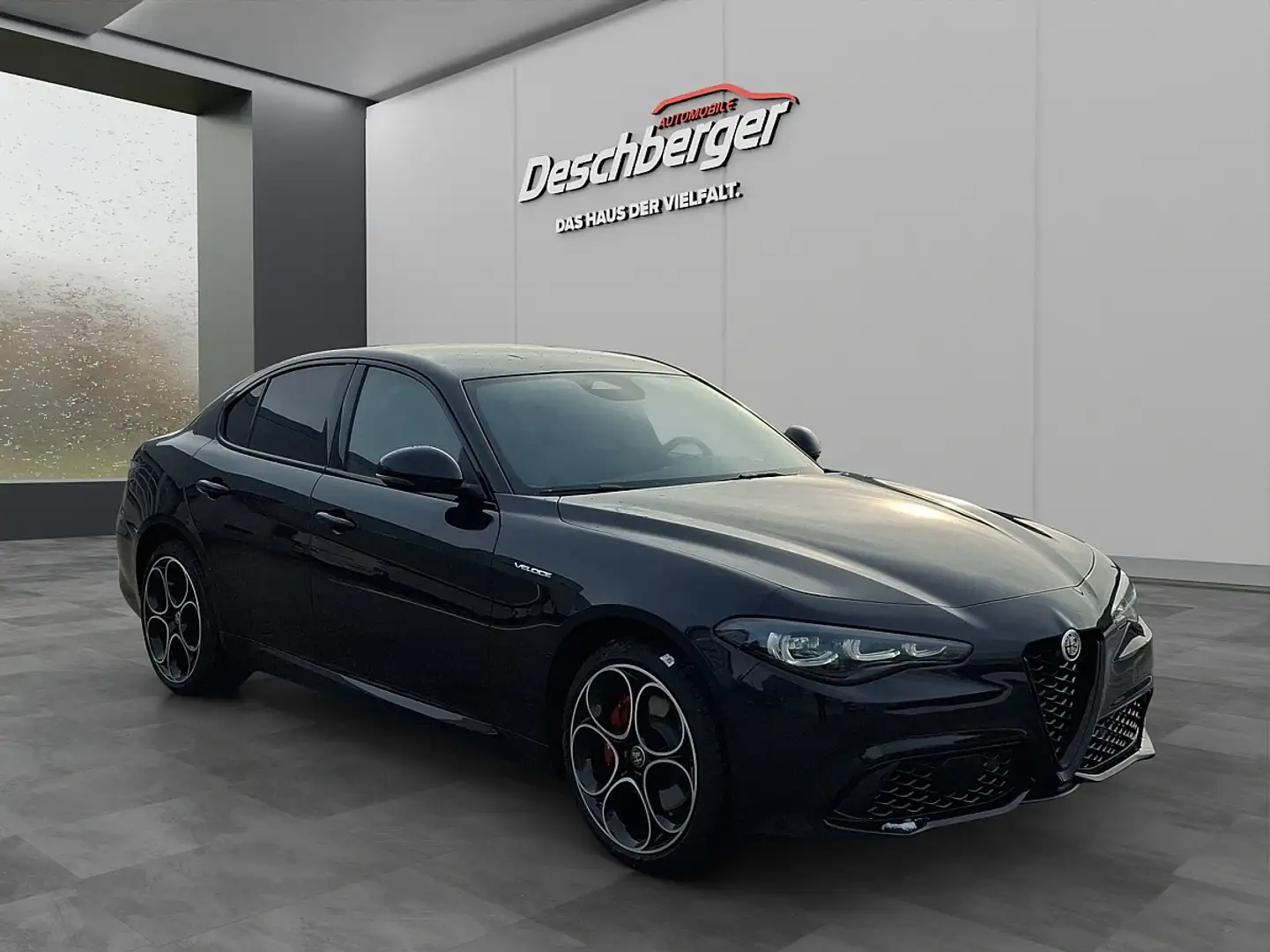 Alfa Romeo Giulia Veloce 2,0 16V 280 AT8 Q4 Schwarz - 2