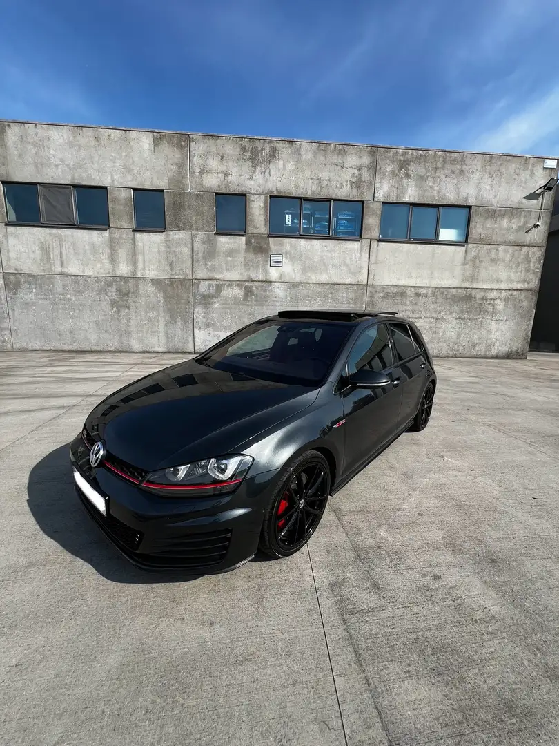 Volkswagen Golf GTI 2.0 TSI Performance - 1
