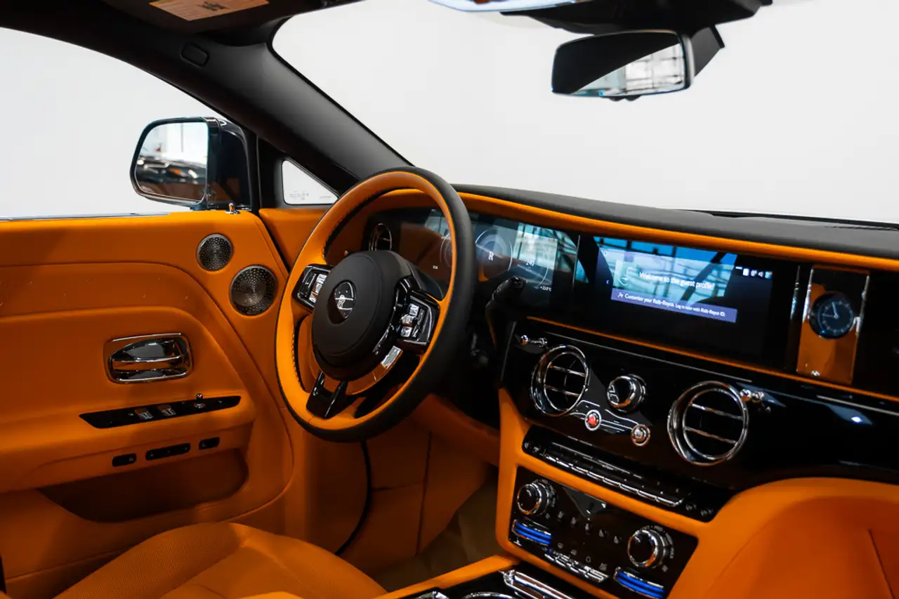 Rolls-Royce Spectre снимка Rolls-Royce Spectre