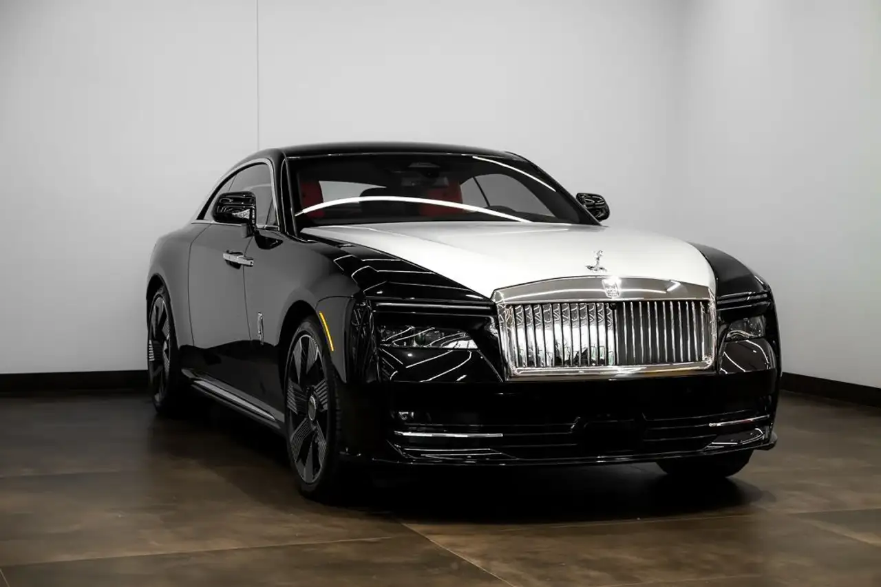 Rolls-Royce Spectre снимка Rolls-Royce Spectre