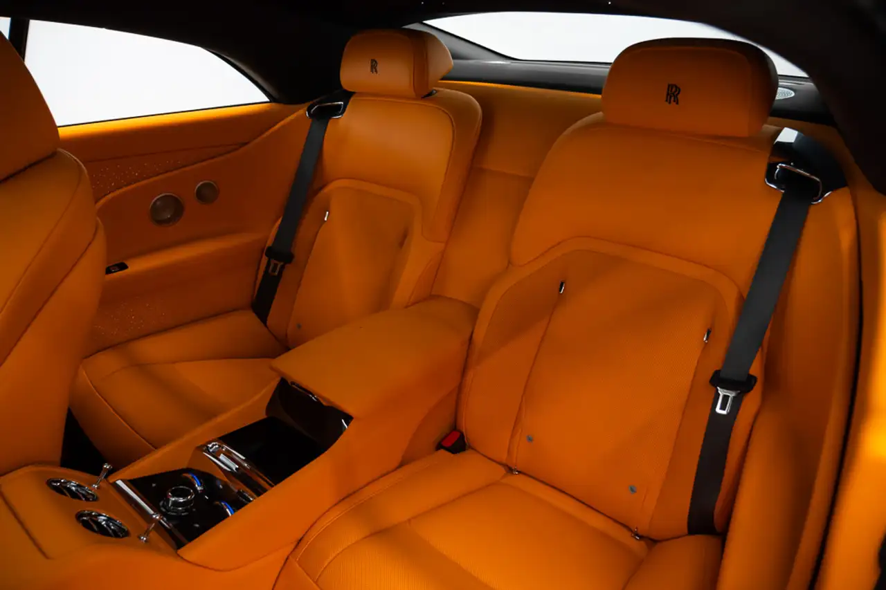 Rolls-Royce Spectre снимка Rolls-Royce Spectre