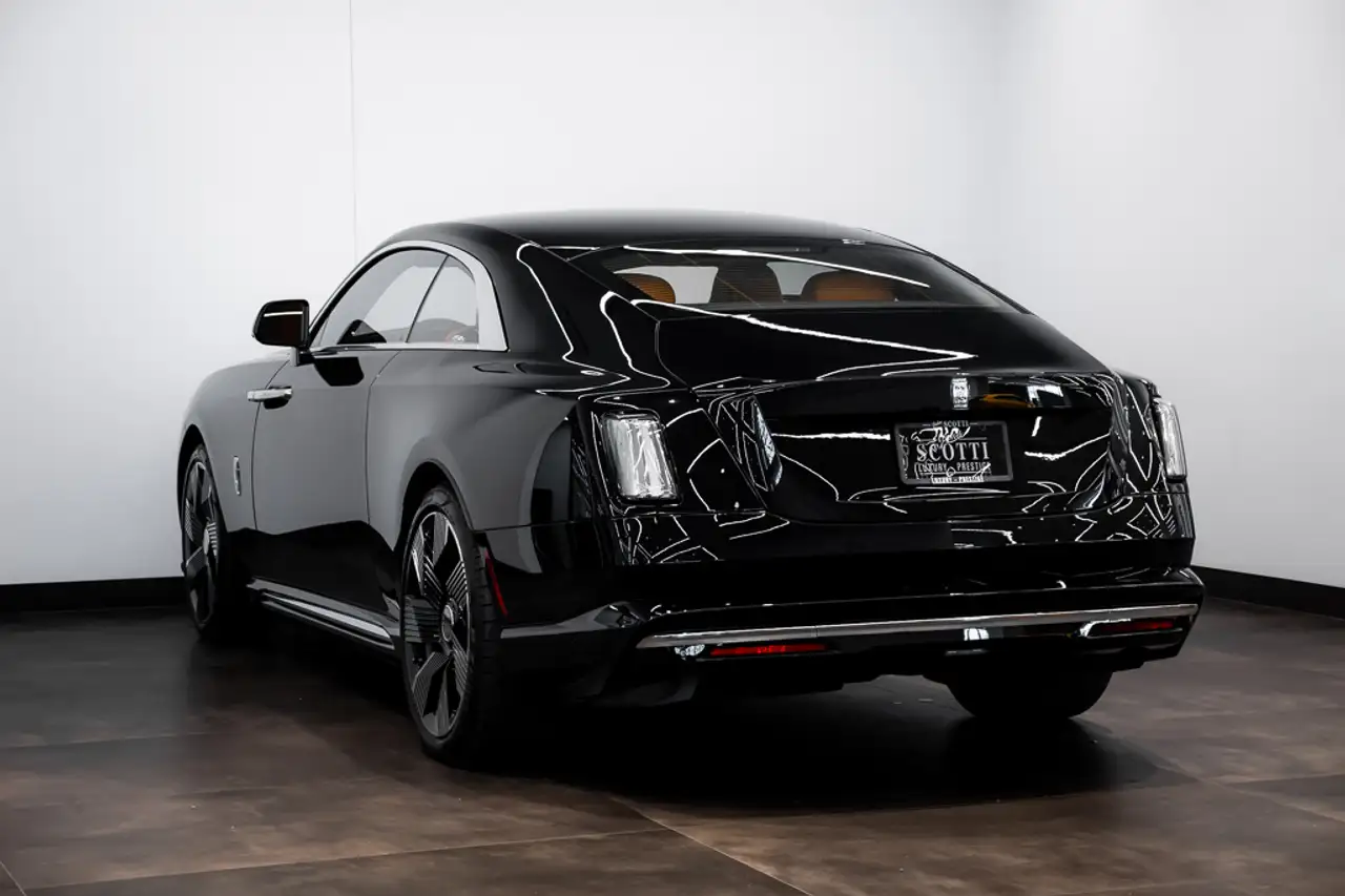 Rolls-Royce Spectre снимка Rolls-Royce Spectre