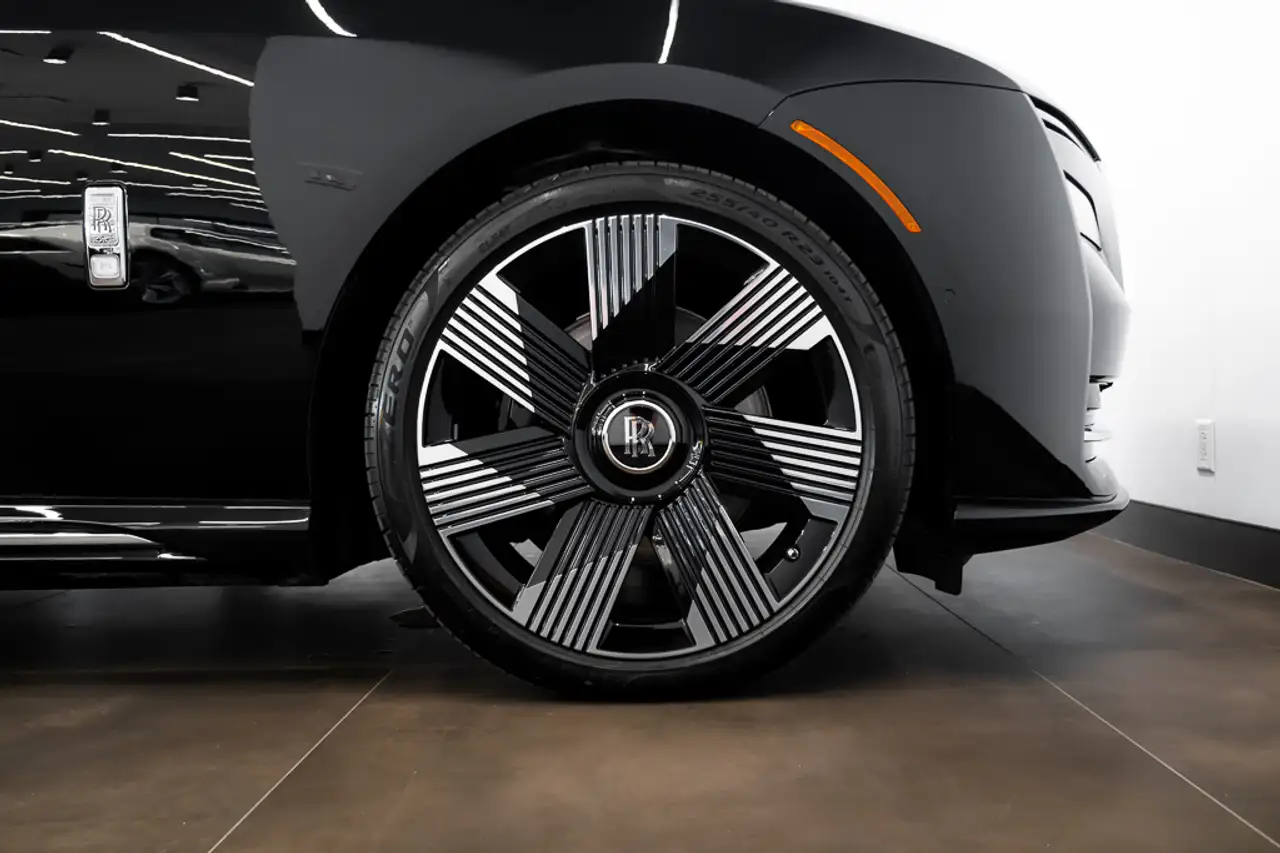 Rolls-Royce Spectre снимка Rolls-Royce Spectre