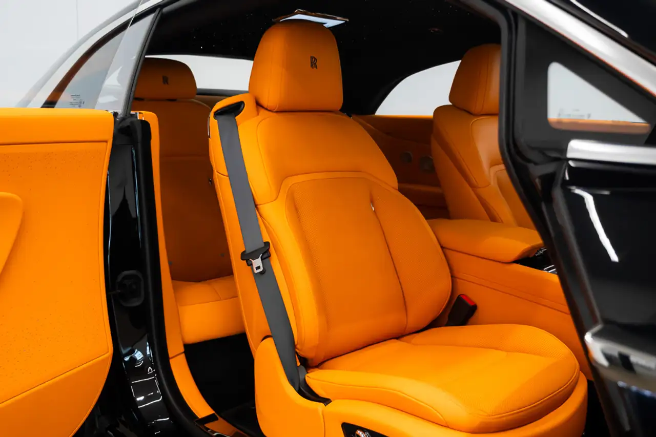 Rolls-Royce Spectre снимка Rolls-Royce Spectre