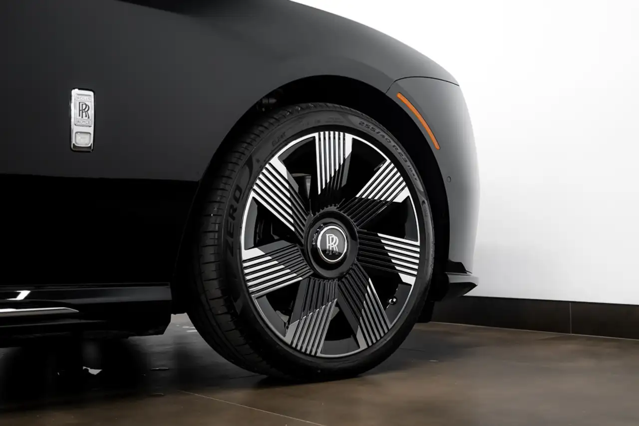 Rolls-Royce Spectre снимка Rolls-Royce Spectre