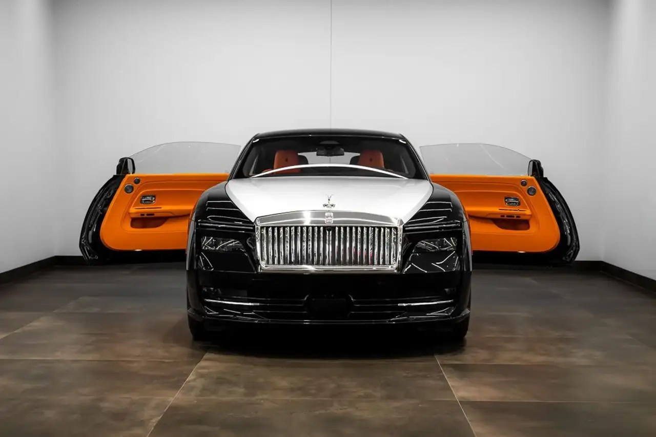 Rolls-Royce Spectre снимка Rolls-Royce Spectre
