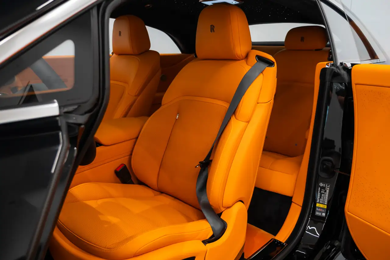 Rolls-Royce Spectre снимка Rolls-Royce Spectre