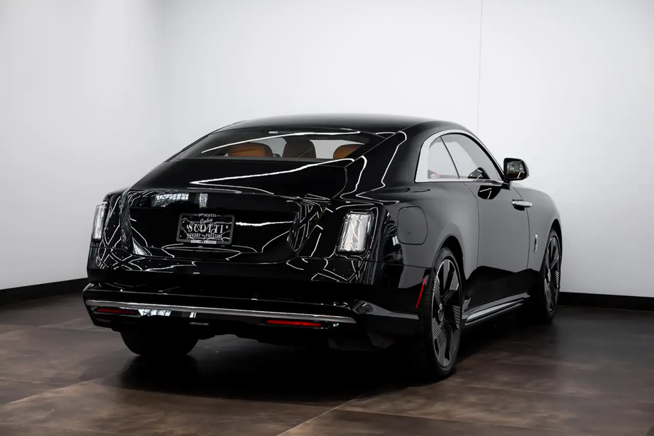 Rolls-Royce Spectre снимка Rolls-Royce Spectre