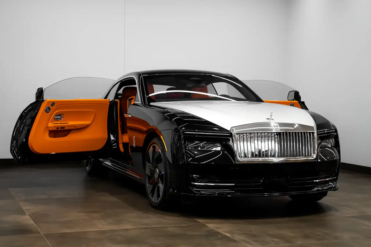 Rolls-Royce Spectre снимка Rolls-Royce Spectre