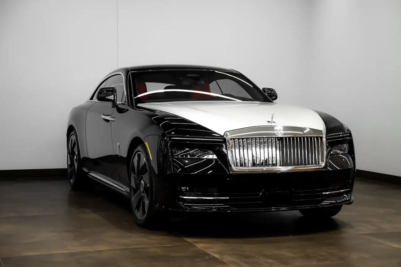 Rolls-Royce Spectre снимка Rolls-Royce Spectre