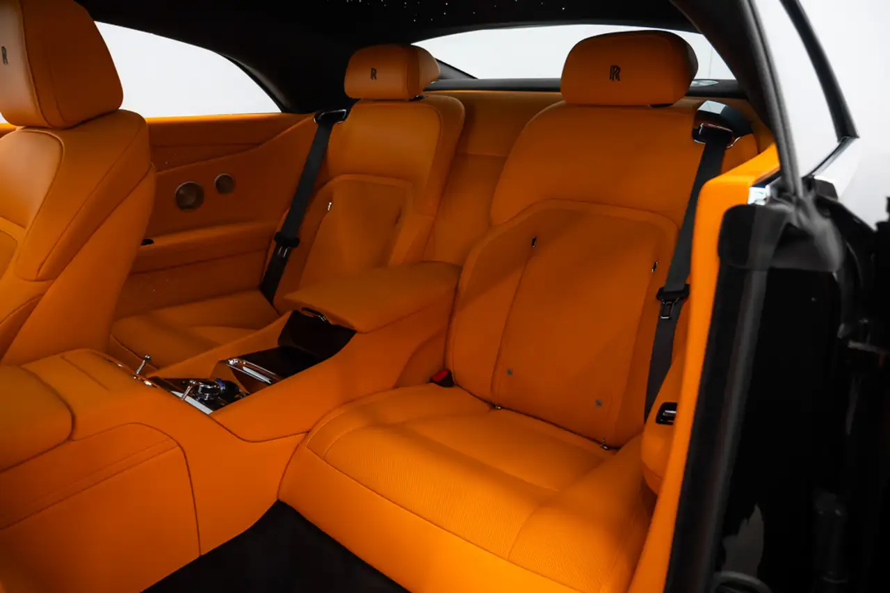 Rolls-Royce Spectre снимка Rolls-Royce Spectre