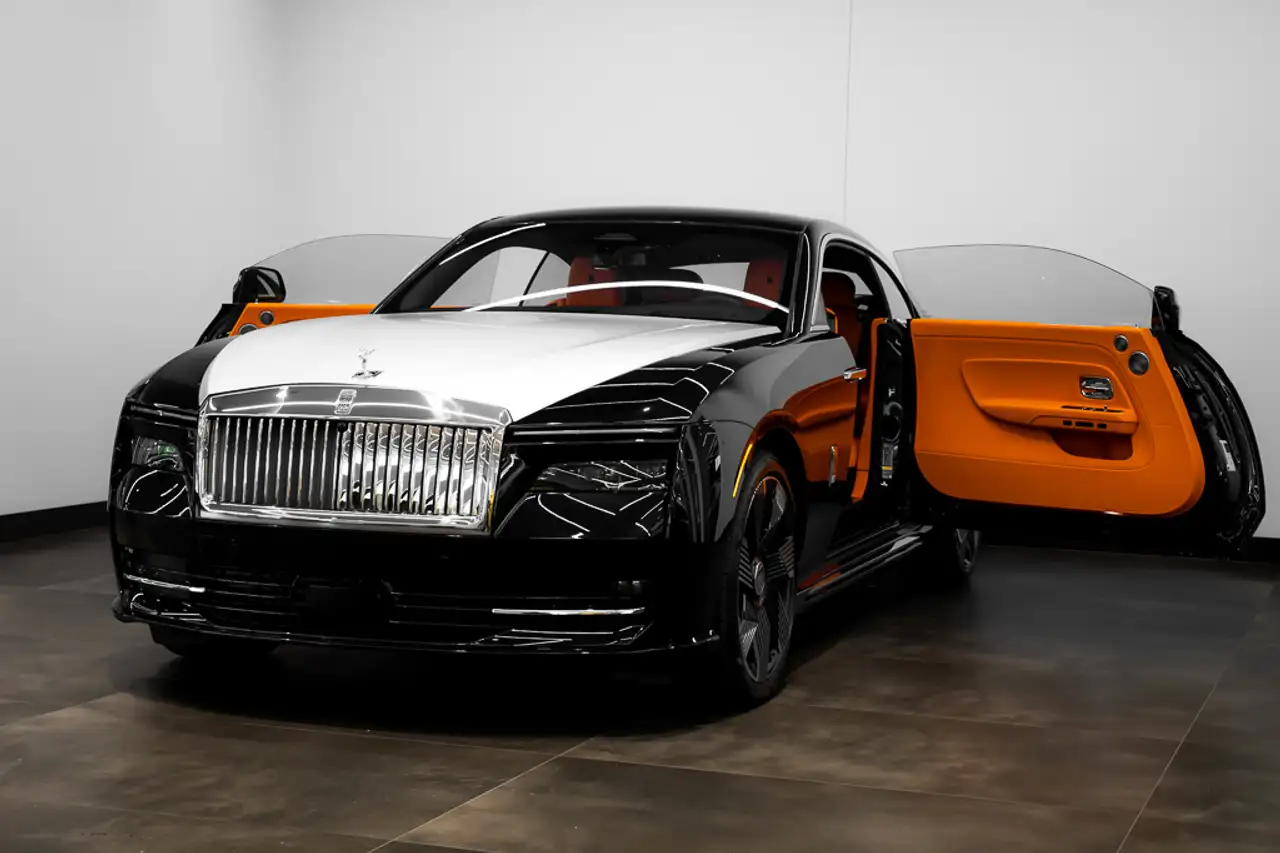 Rolls-Royce Spectre снимка Rolls-Royce Spectre