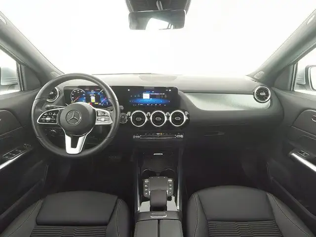 Mercedes-Benz GLA view 7