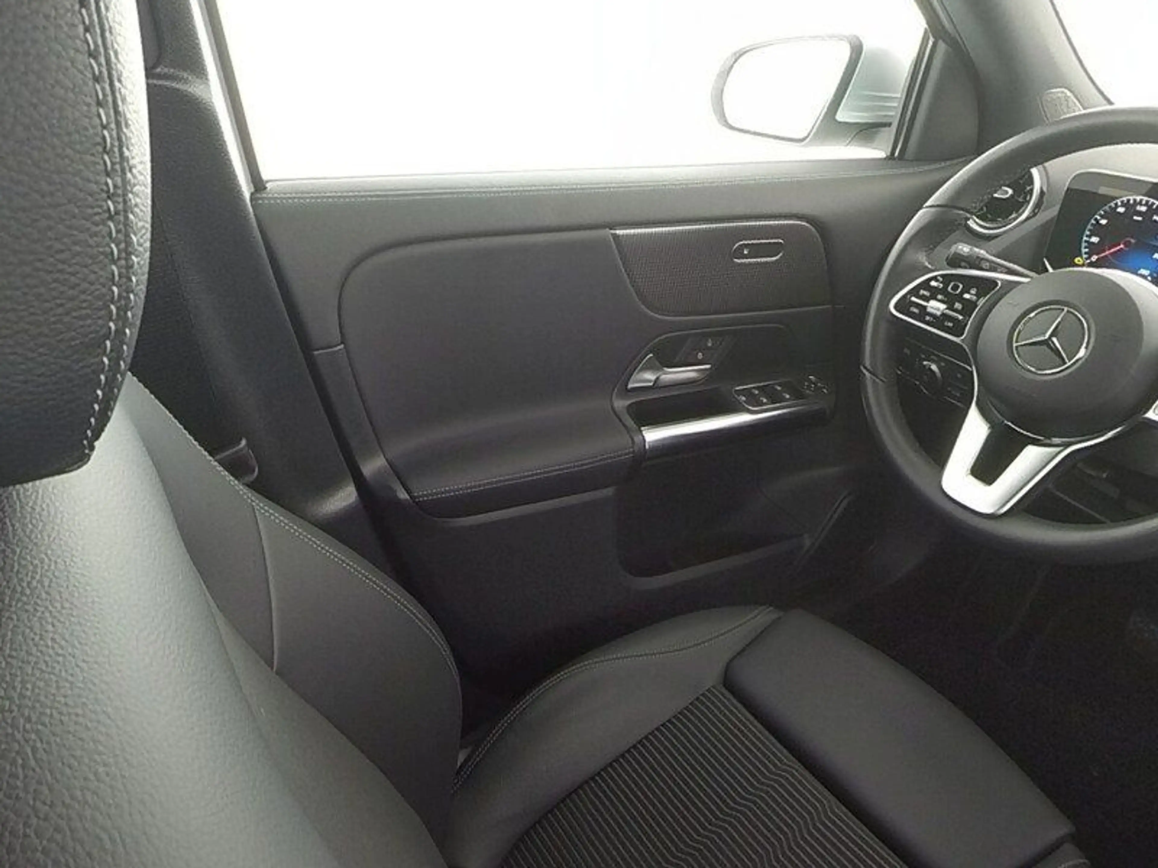 Mercedes-Benz GLA 180 d Progressive MBUX/Business/Kamera/AHK — photo 9