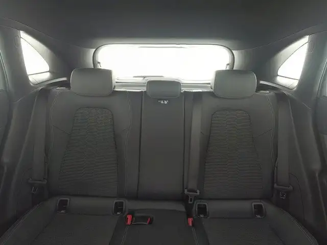 Mercedes-Benz GLA view 8