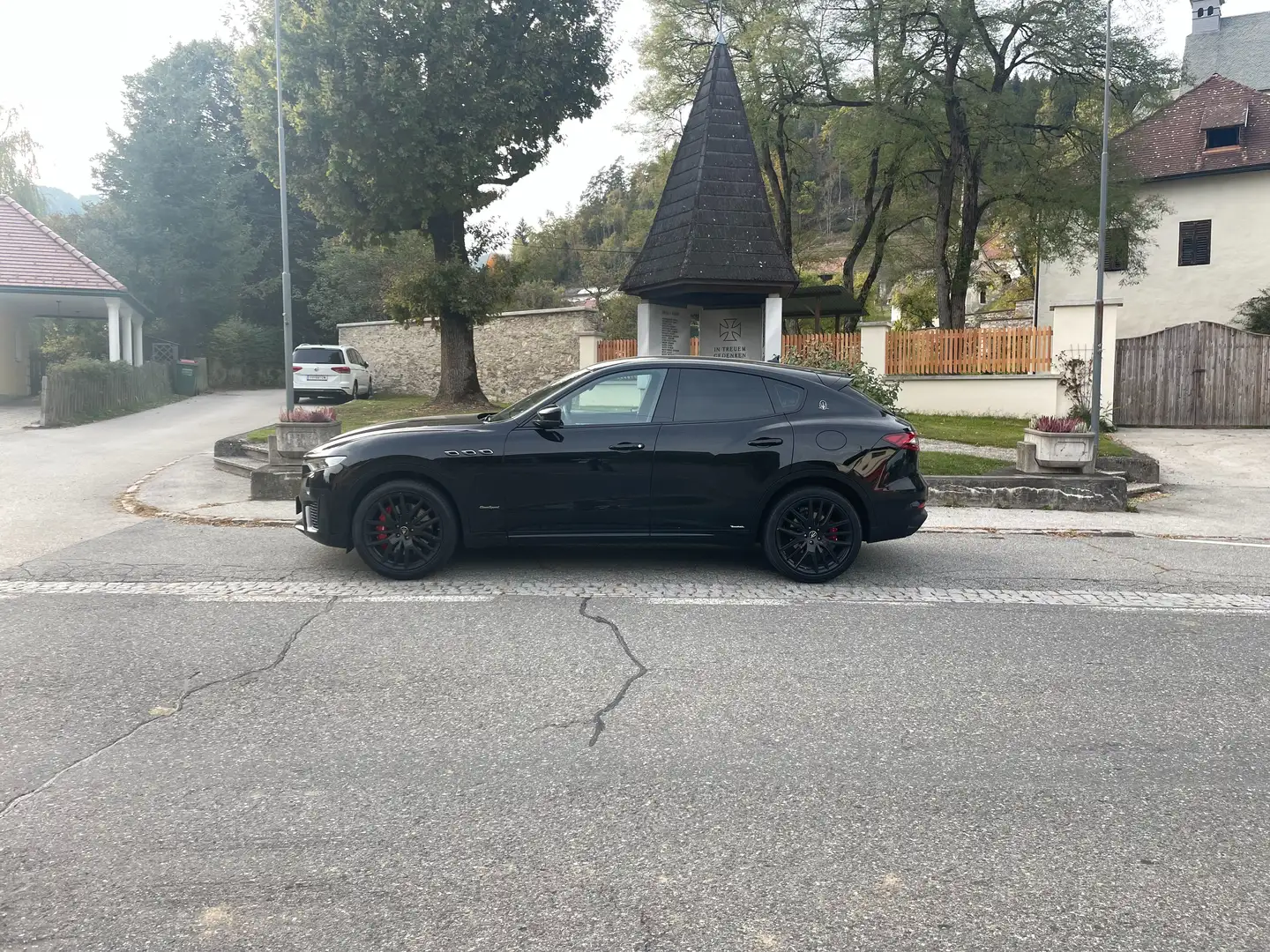 Maserati Levante Levante S Q4 GranSport Schwarz - 2