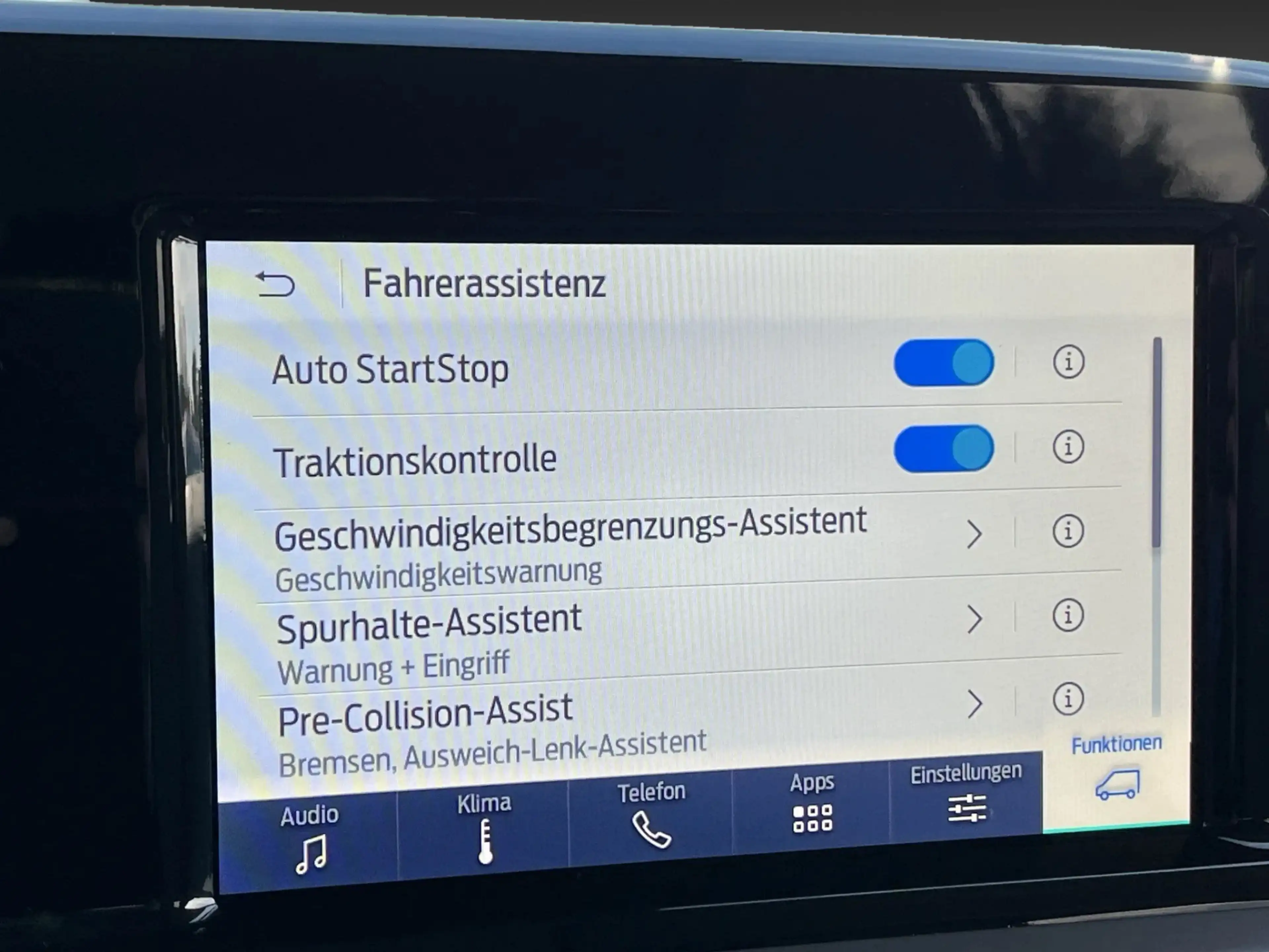 Ford Tourneo Courier 1.0 EcoBoost Automatik Titanium PDC SHZG — photo 14