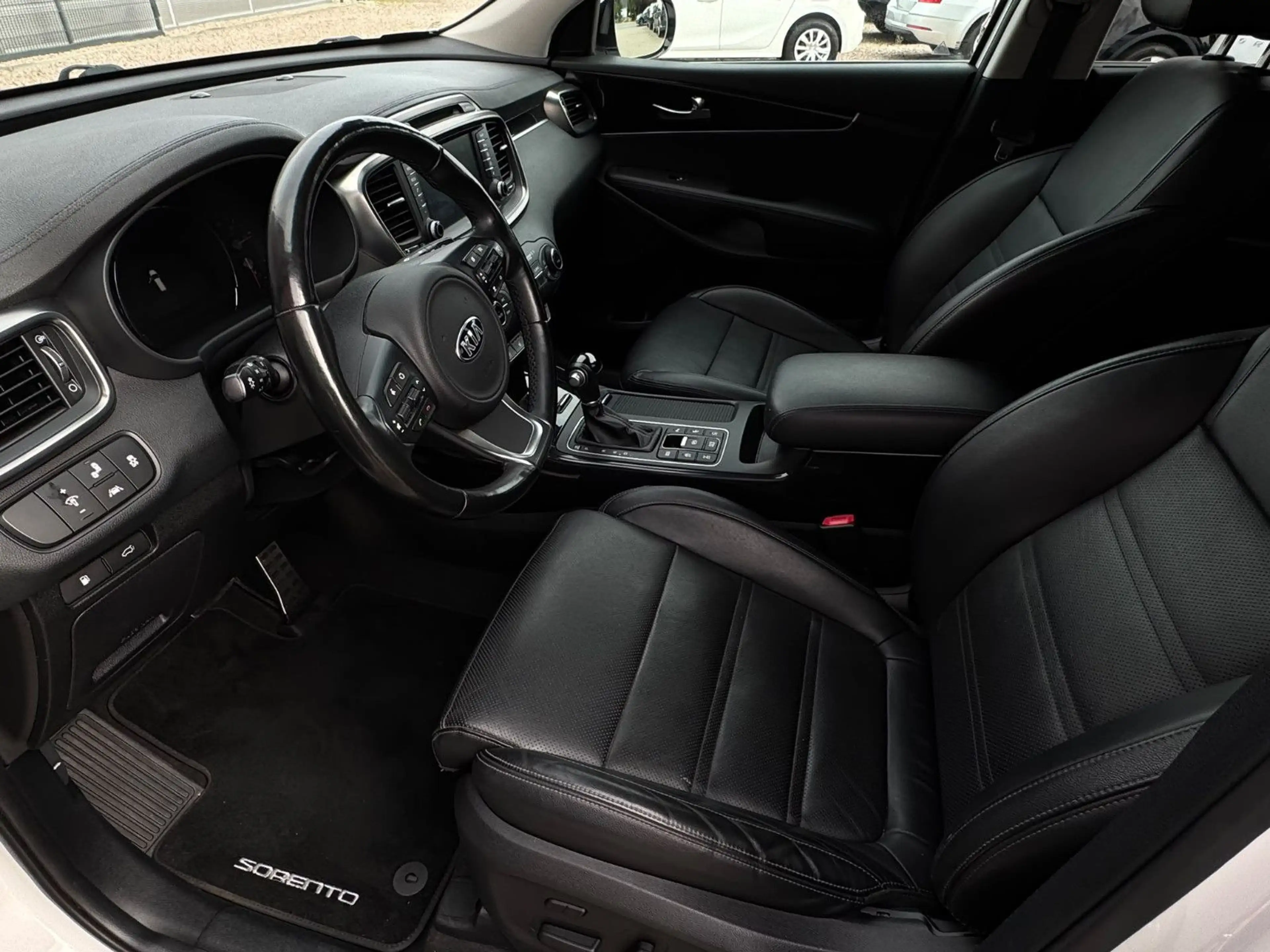 Kia Sorento 2.2 CRDi Platinum Edition 4WD ACC 360° — photo 2