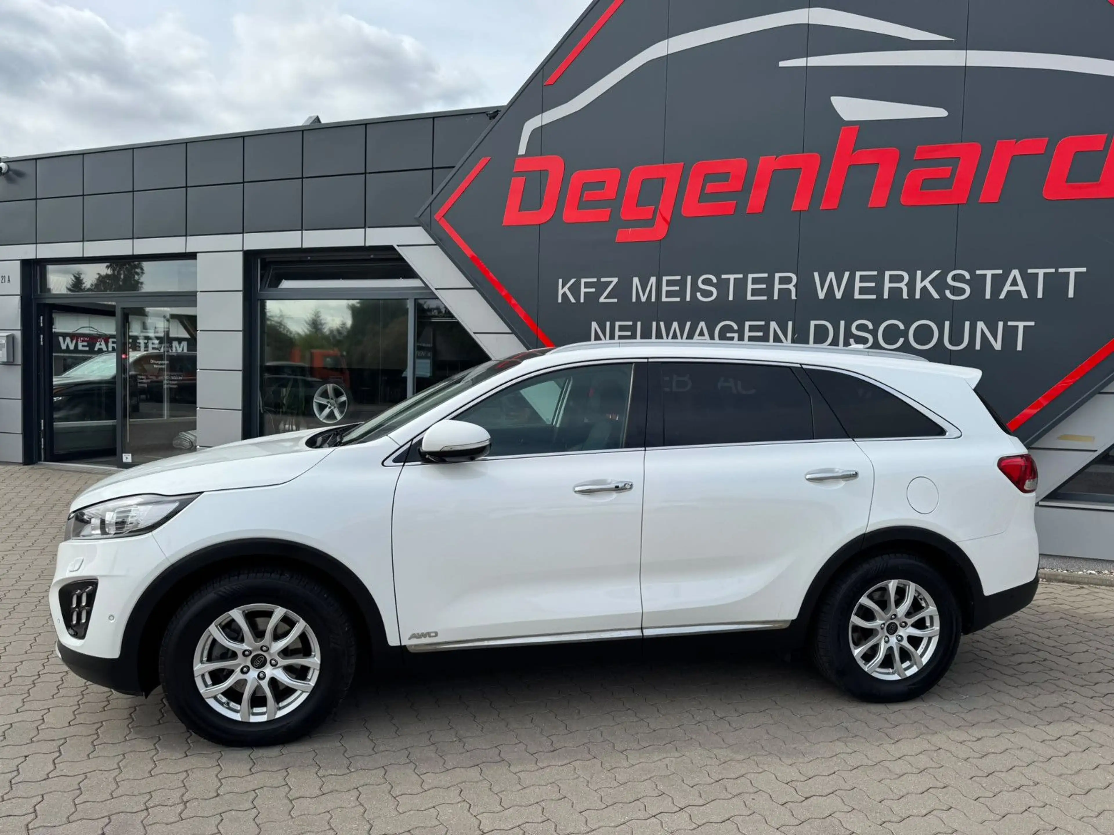 Kia Sorento 2.2 CRDi Platinum Edition 4WD ACC 360° — photo 3