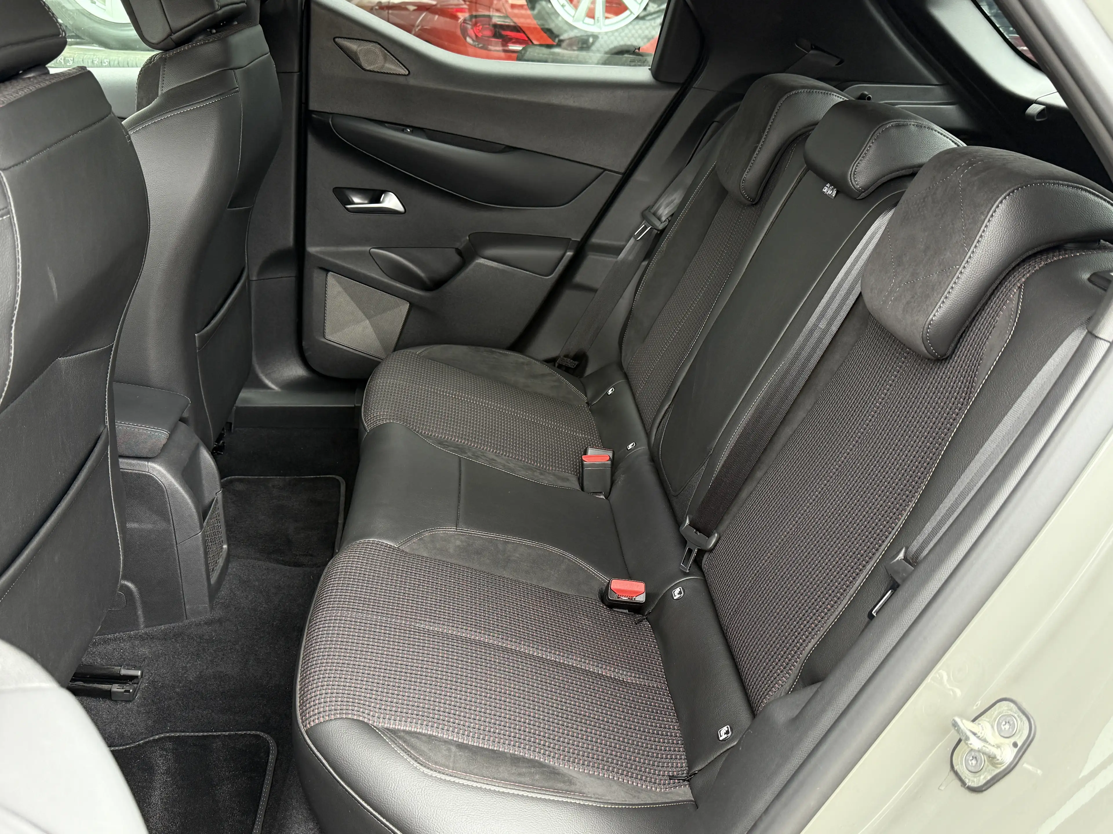 DS Automobiles DS 3 Crossback DS 3 CROSSBACK 1.2 TURBO 130 CV So Chic (EU6.3) — photo 12