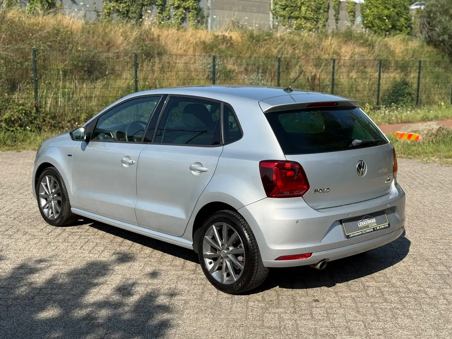 Volkswagen Polo 1.2 TSI Highline SPORT I 1E EIG I PDC I CLIMA I CR Zilver - 2