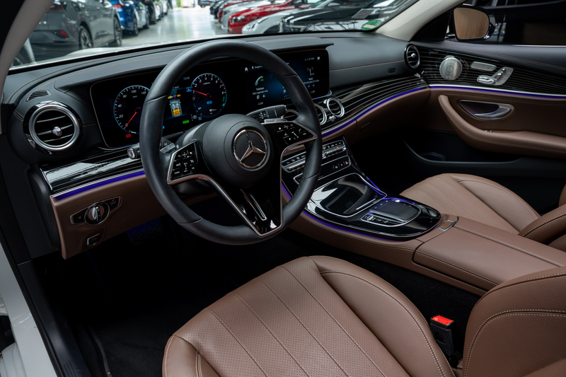 Mercedes-Benz E 300 Estate e Panodak HUD Burmester Leer 360° Memory se — photo 11