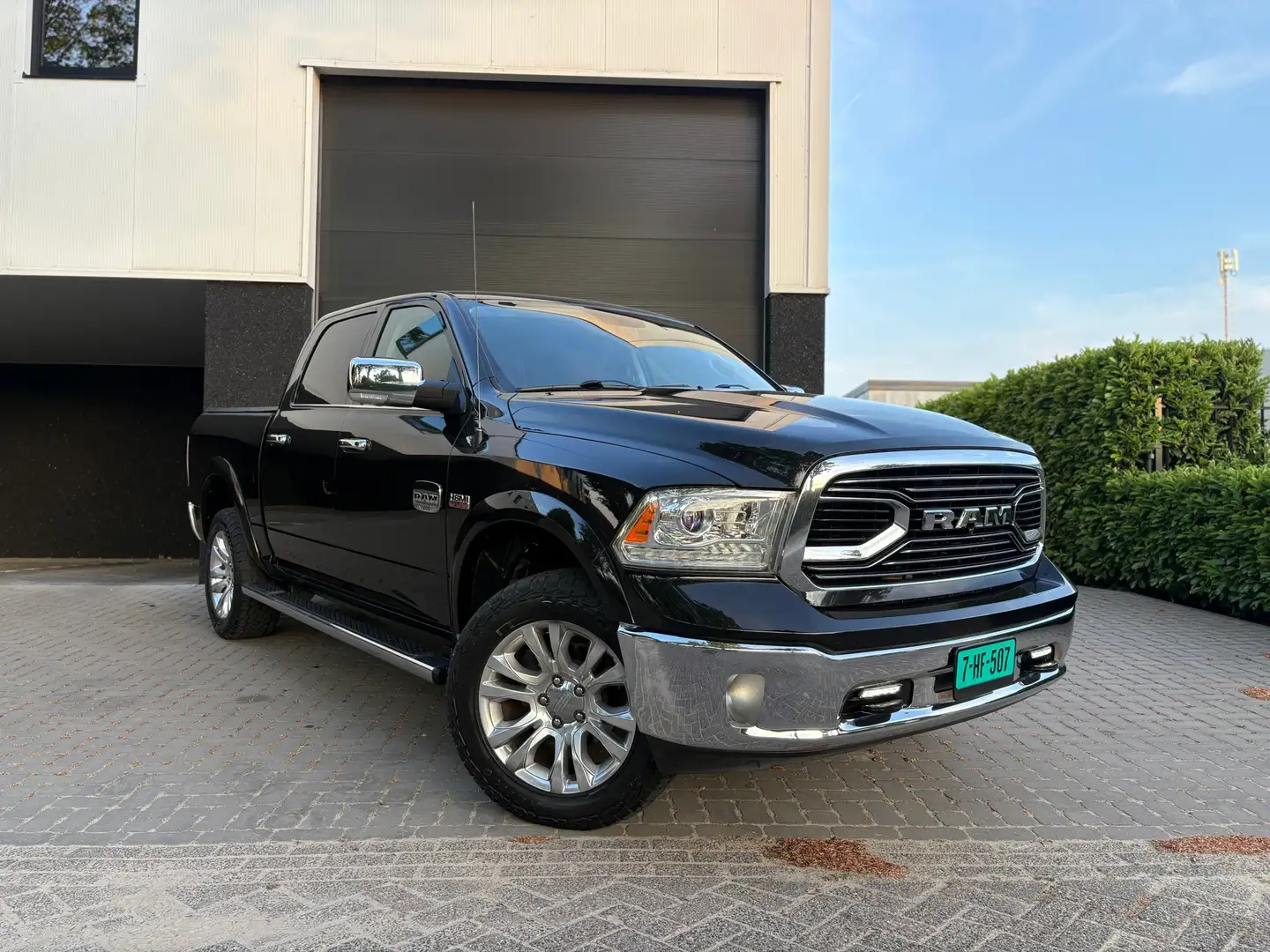 Dodge RAM 1500 5.7 V8 4x4 Crew Cab Longhorn - Luchtvering - Zwart - 1