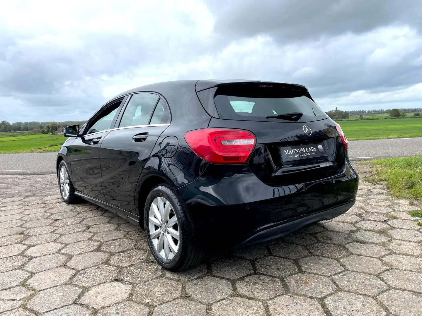 Mercedes-Benz A 180 Ambition 5Drs NAP Xenon verl, Leder Park.Sens Velg Zwart - 2