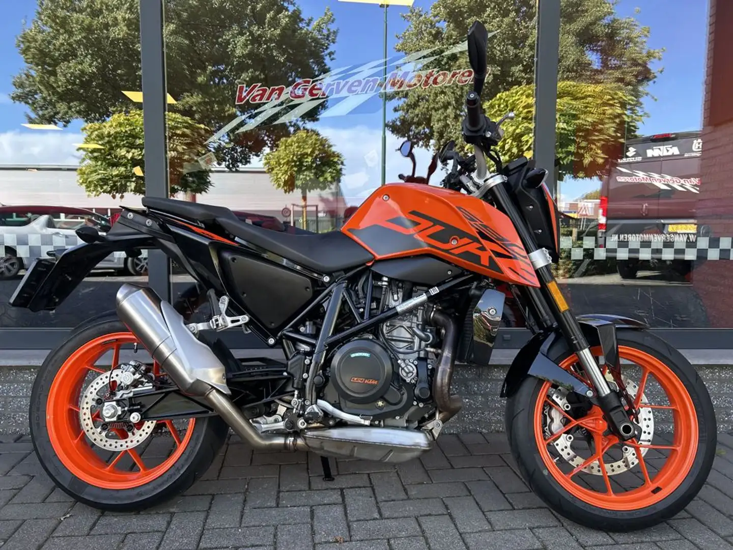 KTM 690 Duke - 1
